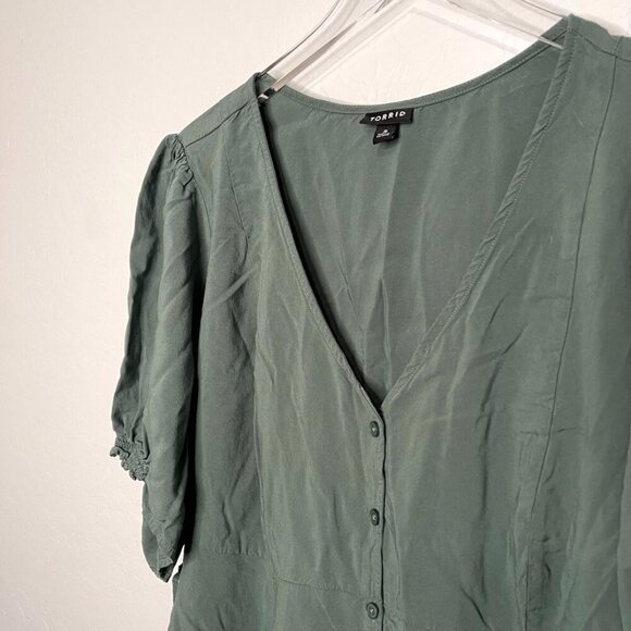 Torrid Green Button Front Side Tie Flowy Blouse Top 3 3X 22/24 - Picture 4 of 7